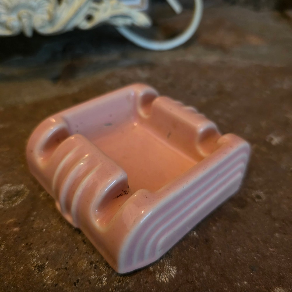 Vintage MCM Never-Spill Pink Ashtray Art Deco Harry Sanders Milwaukee Wisconsin - Picture 2 of 7
